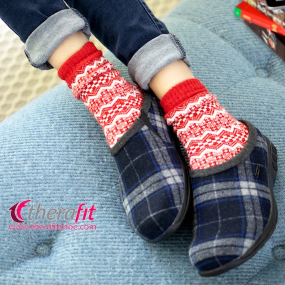 $140 TheraFit Stefani Indoor/Outdoor Wool Pain Relief Clog Slippers Women's 11.5